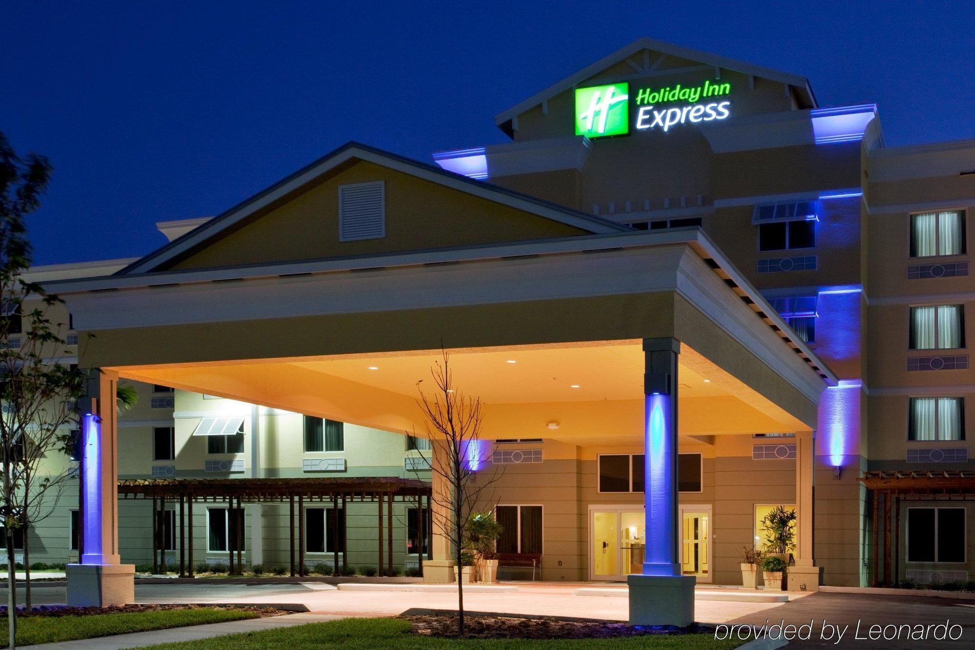Holiday Inn Express Hotel & Suites Palm Bay By Ihg Eksteriør billede
